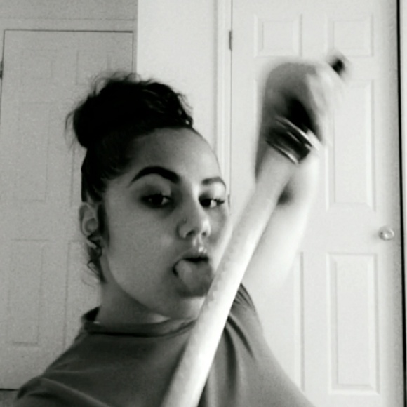 Meet your Posher, Makayla - Picture 1 of 1